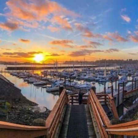 Embarcadero Resort Newport Ngoại thất bức ảnh